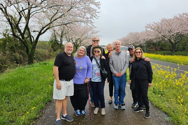 Customized Private Jeju Day Tour with Local Guide Mr. LEE Hong-min