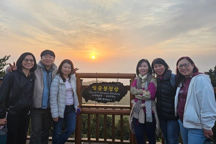 Customized Private Jeju Day Tour with Local Guide Mr. LEE Hong-min photo 2