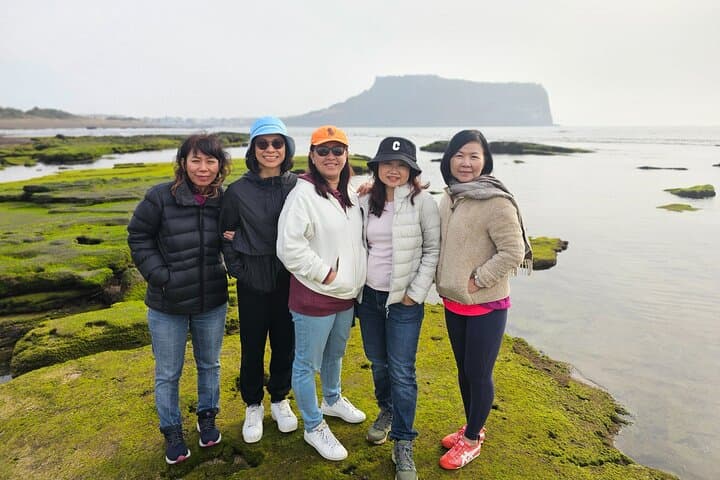 Customized Private Jeju Day Tour with Local Guide Mr. LEE Hong-min photo 3