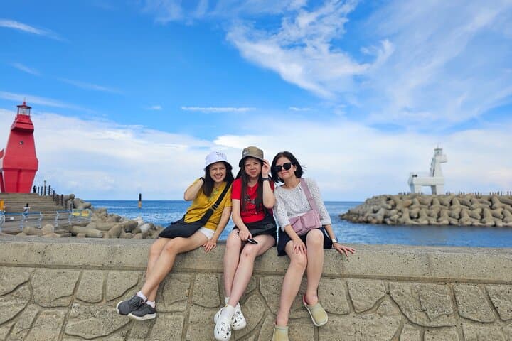 Customized Private Jeju Day Tour with Local Guide Mr. LEE Hong-min photo 4