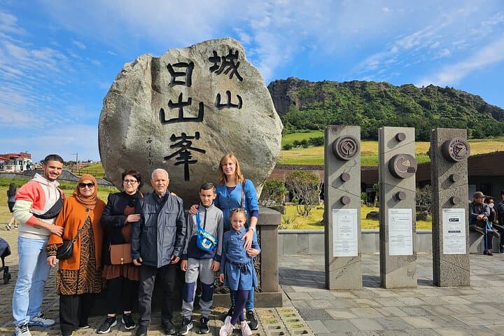 Customized Private Jeju Day Tour with Local Guide Mr. LEE Hong-min photo 6