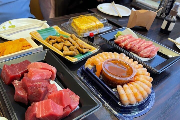 Classic Tsukiji Market Food Tour: Inner & Outer Market Morning Experience photo 4