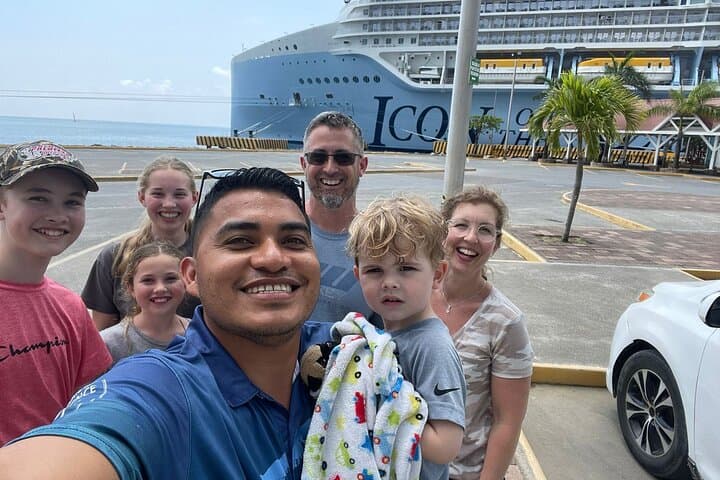 Roatan Private Excursion — Monkey and Sloth Sanctuary, Mirador Views, Chocolate & Rum Tasting photo 4