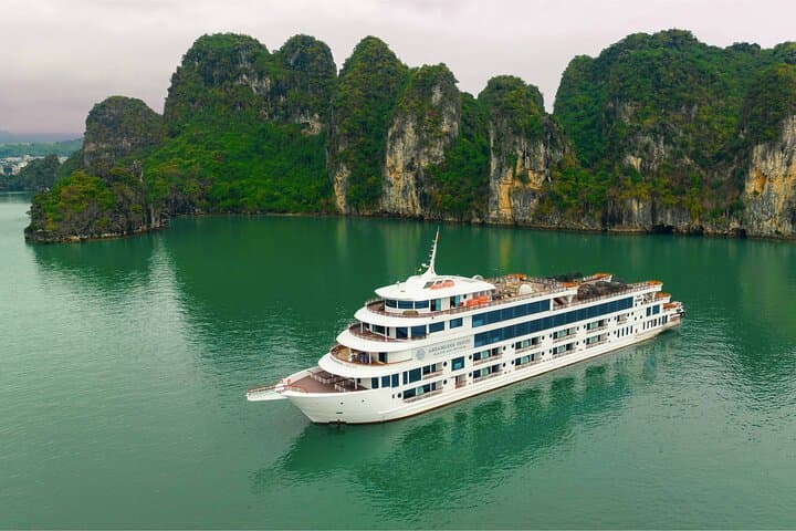 3-Day Halong Bay Cruise: Explore Lan Ha, Titov & Sung Sot Caves