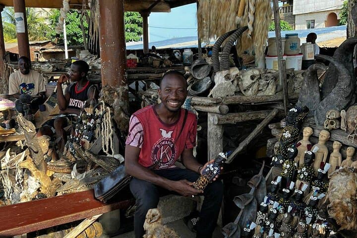 Discover Lomé: Guided City Tour of Markets, Museums & Beaches photo 6