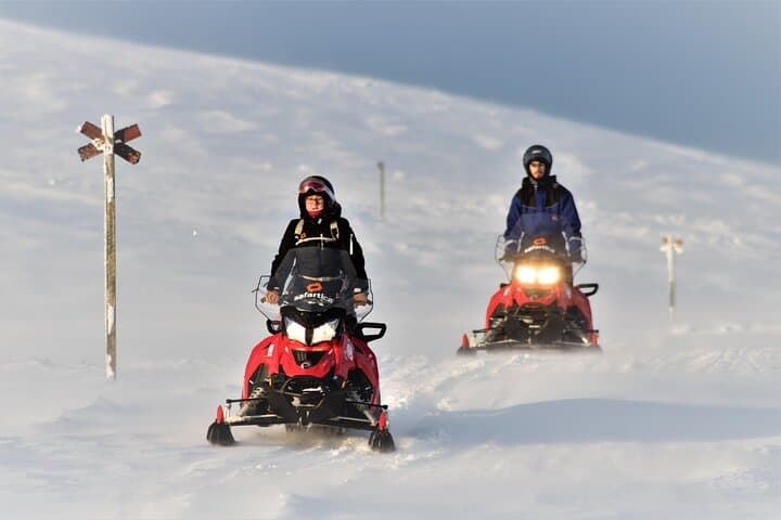 2-Hour Snowmobiling Safari in Ylläs — Beginner-Friendly Lapland Ride