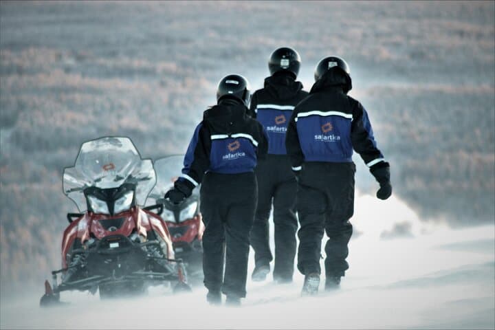 2-Hour Snowmobiling Safari in Ylläs — Beginner-Friendly Lapland Ride photo 6