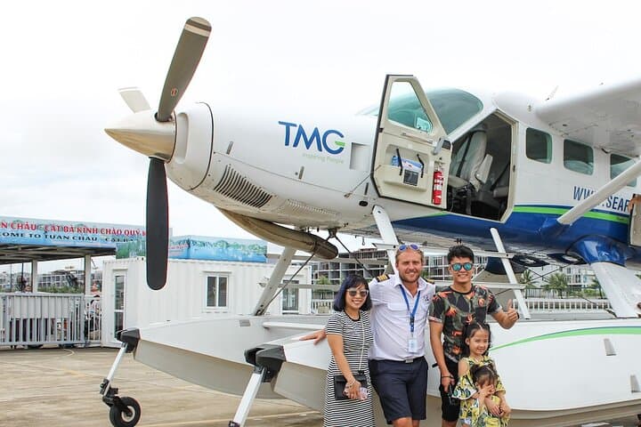 Seaplane and Overnight Cruise in Halong Bay: 2-Day Boutique Tour
