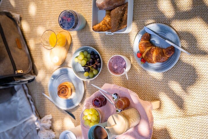 Private Rigi Breakfast Picnic & Chocolate Fondue with Lake Lucerne Views photo 3