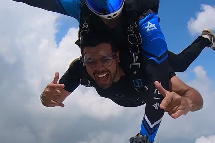 10,000-Foot Tandem Skydive Near Medellin — Video Included photo 1