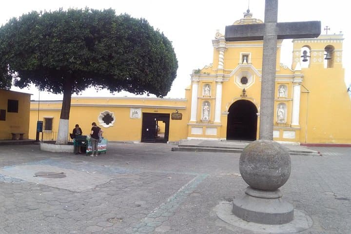 Antigua Guatemala Village Tour: Markets, Mayan Weaving & Macadamia Farm photo 3
