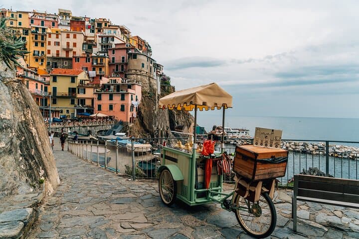 Cinque Terre Private Romantic Tour — Manarola Lover's Lane & Via Beccara Walk photo 4