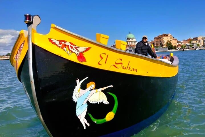 Northern Venice Lagoon: 4-Hour Private Bragozzo Tour to Burano & Murano