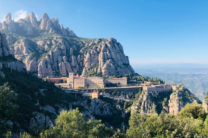 Early Morning Montserrat: Skip-the-Crowds Half-Day from Barcelona