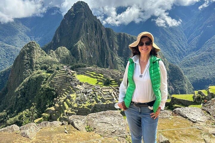 Luxury Vistadome Train to Machu Picchu: One-Day Private Tour from Cusco