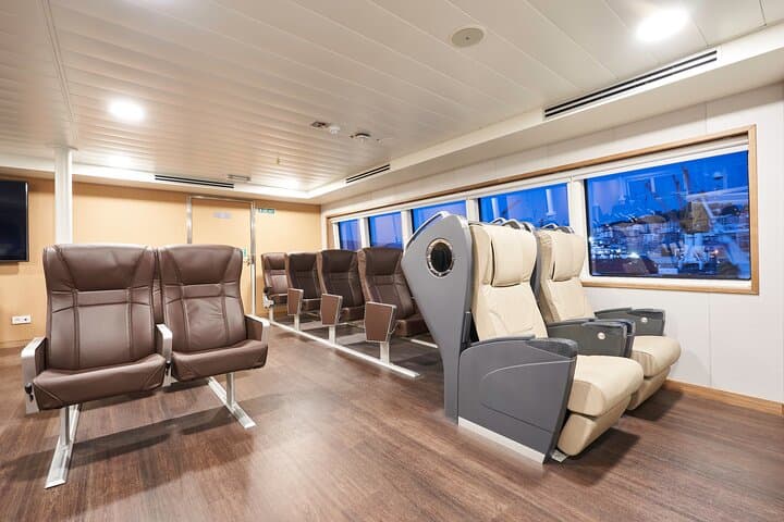 VIP Ferry Crossing Tahiti to Moorea — Tapu Lounge Luxury Transfer photo 6