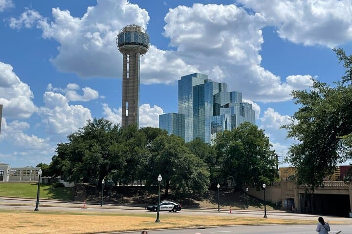 dallas-in-wonderland-self-guided-walking-tour photo 4