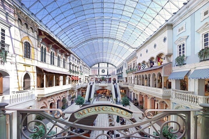 Dubai Private Transfer to Mercato Shopping Mall — 4x4 & SUV Pickup photo 4