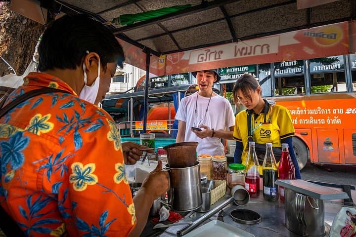 Bangkok Bike & Longtail Boat Combo: Half-Day Chinatown and Canal Tour photo 3