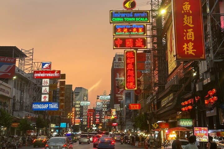 Streets of Flavor: Taladnoi & Yaowarat Road Chinatown Food and Heritage Walk