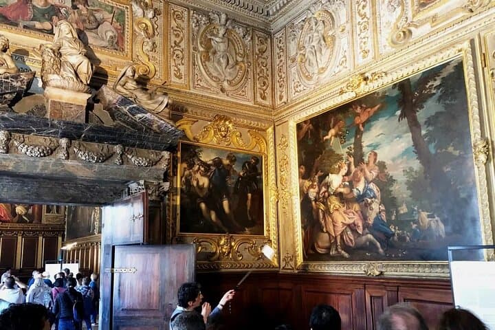 Venice Essentials: Doge's Palace, St. Mark's Basilica & Shared Gondola Ride photo 2