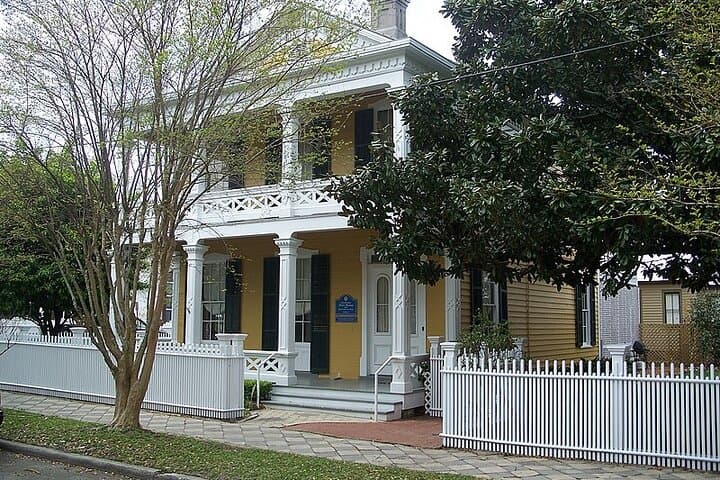Pensacola Most Haunted Self-Guided Ghost Tour & Scavenger Hunt photo 2