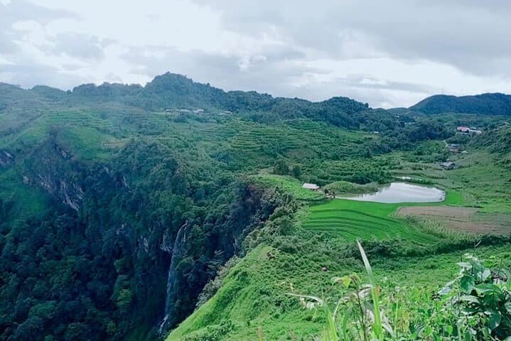 Sapa Full-Day Waterfalls, Pu Sam Cap Cave & Green Tea Farm Tour photo 4