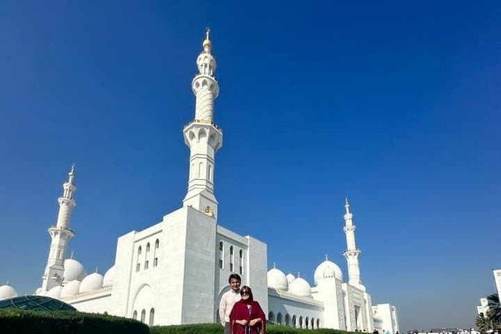Private Saadiyat & Grand Mosque Tour from Dubai: Louvre, Abrahamic House, and Cultural Sites photo 3