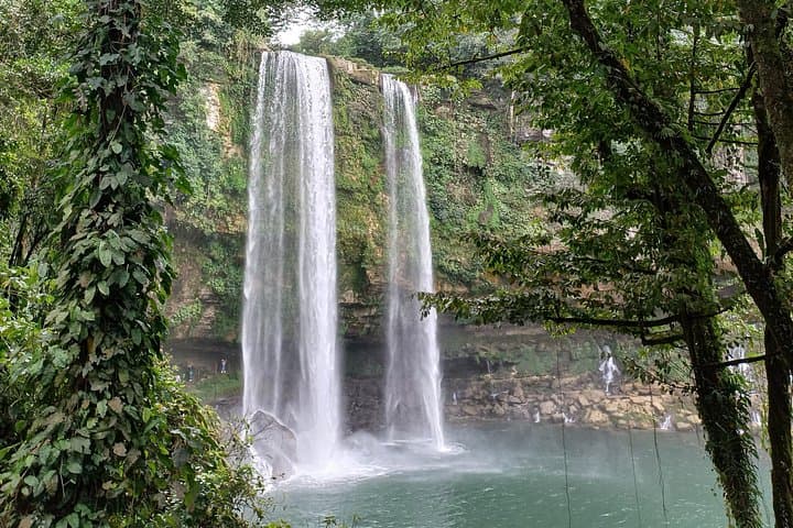 Guided Tour of Palenque: Mayan Ruins and 30m Waterfall Day Trip photo 2