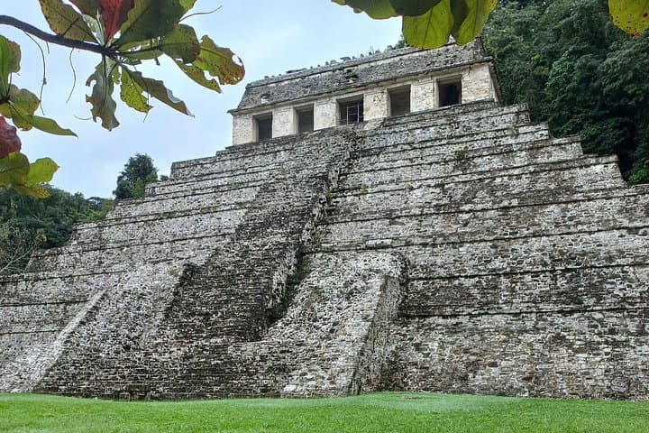 Guided Tour of Palenque: Mayan Ruins and 30m Waterfall Day Trip photo 4