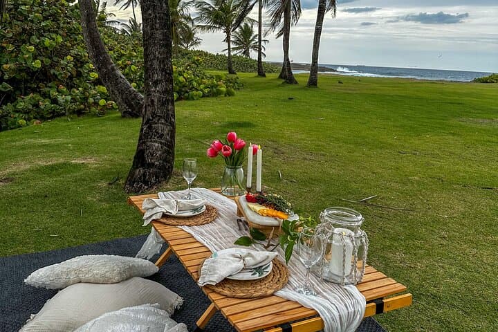Luxury Beach Picnic in San Juan: Tailor-Made Seaside Experience
