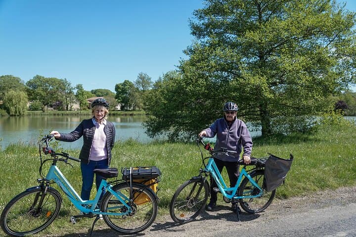 Saint-Émilion Electric Bike Wine Tour: Châteaux, Tastings & Picnic Lunch photo 6