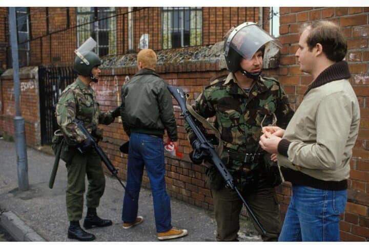 Belfast Black Taxi Tour: 2-Hour Murals & Troubles History photo 3