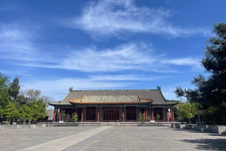 Learn Traditional Kung Fu Beside the Forbidden City — 1‑Hour Hands‑On Class in Beijing photo 1