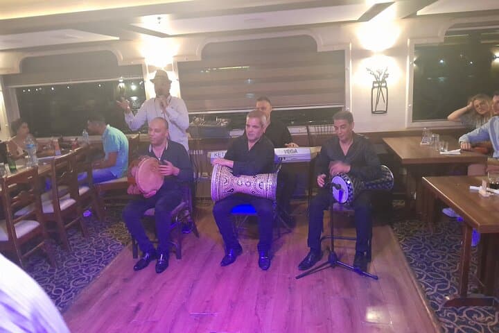 Cairo Nile Dinner Cruise with Belly Dance & Tanoura Show photo 4