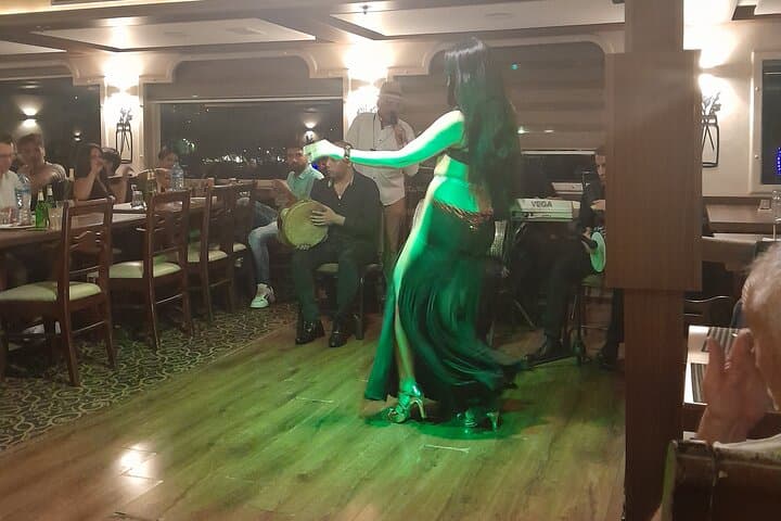 Cairo Nile Dinner Cruise with Belly Dance & Tanoura Show photo 5