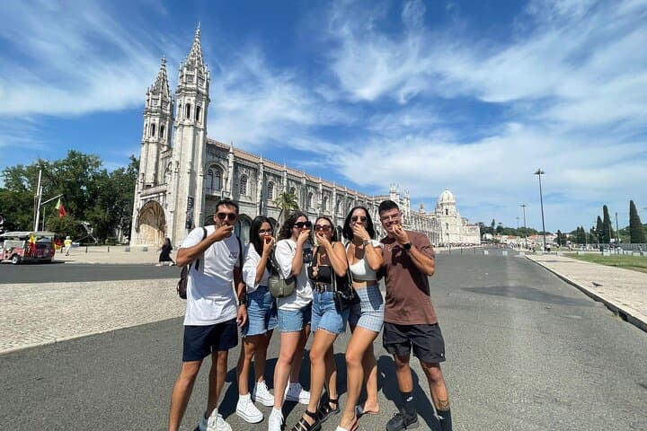 Hidden Alfama: Private Guided Old City Walking Tour in Lisbon photo 2