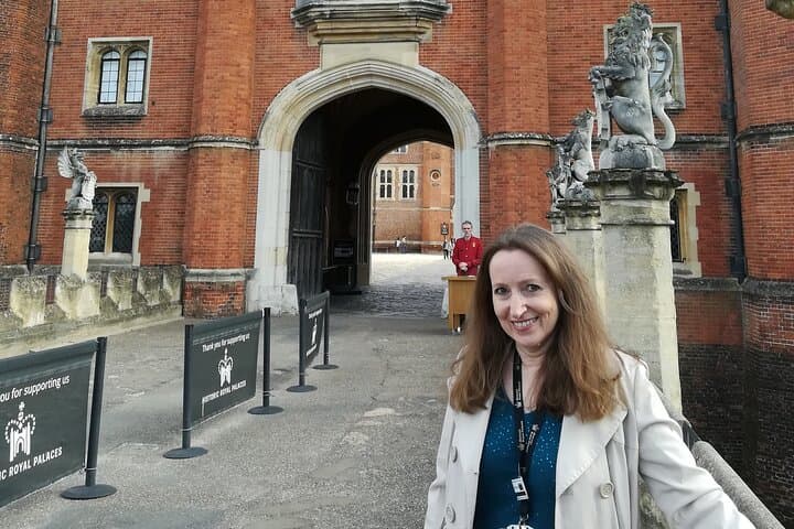 Private Hampton Court Palace Tour — Henry VIII to William III photo 2