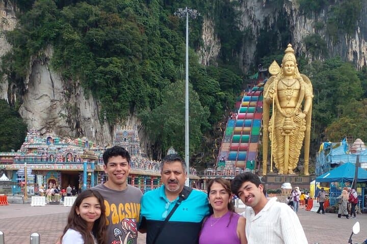 Kuala Lumpur Layover Tour: Full‑Day Highlights Including Batu Caves & Petronas Towers photo 3