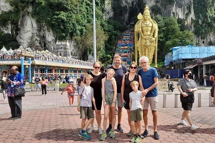 Kuala Lumpur Layover Tour: Full‑Day Highlights Including Batu Caves & Petronas Towers photo 1