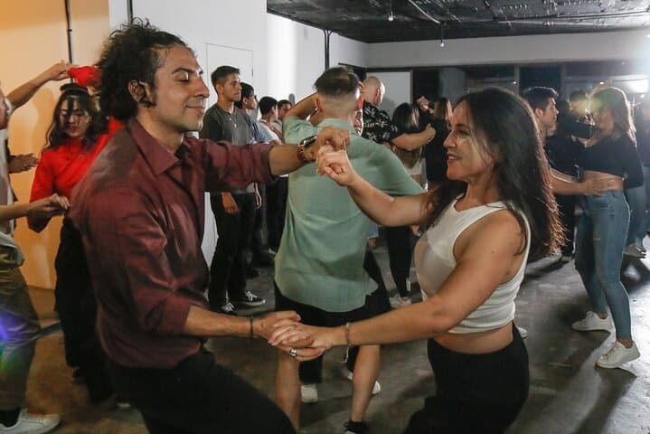 Learn Salsa & Bachata Near Paseo de la Reforma — 1‑Hour Beginner Class in Mexico City photo 2