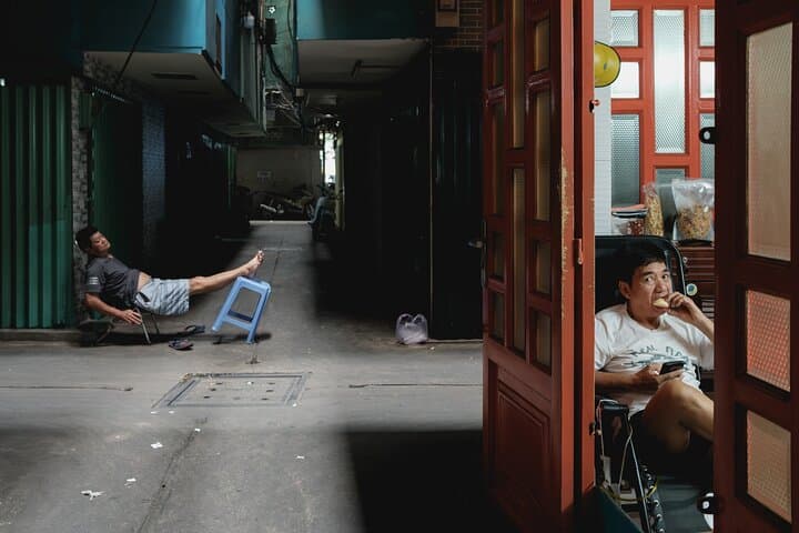 Sunset Street Photography Tour in Saigon — Private Walk Through Old and New