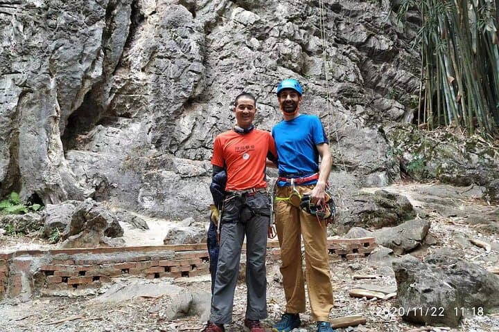 Yangshuo Rock Climbing: 3-Hour Karst Climb on Limestone Towers photo 2