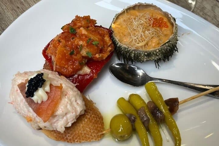 San Sebastián Pintxo Tour: Best Pintxos & Wine Pairings in Parte Vieja photo 6