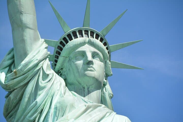 Statue of Liberty Express Cruise from Pier 36 — 45-Minute NYC Sightseeing photo 3