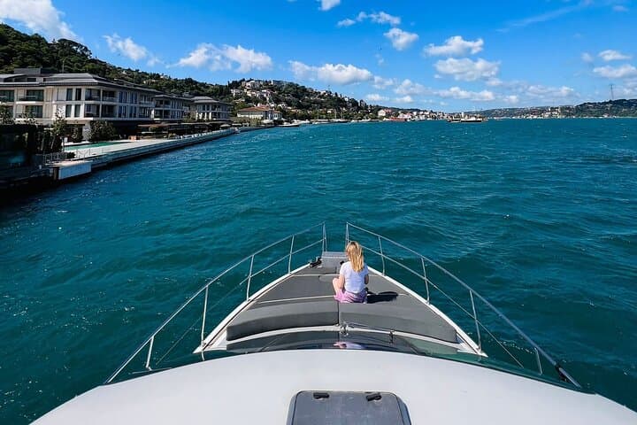 Private Bosphorus Yacht Charter: Luxury Cruise Along Istanbul’s Straits
