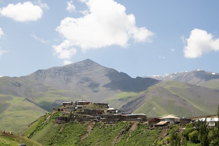 Khinalug to Kalaykhudat Day Hike: High Mountain Path in Azerbaijan's Caucasus