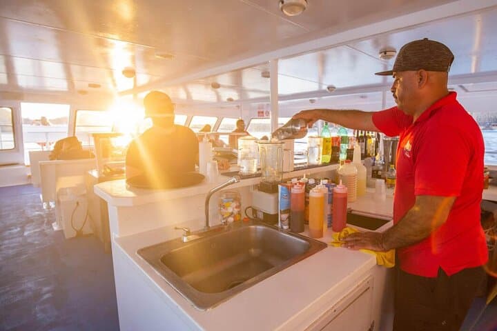 Cabo Sunset Taco & Margarita Cruise: Sail to El Arco with Dinner and Drinks photo 4
