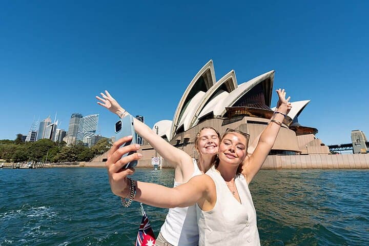 Sydney Harbour Morning Cruise: Icons, Bays & Beaches photo 5