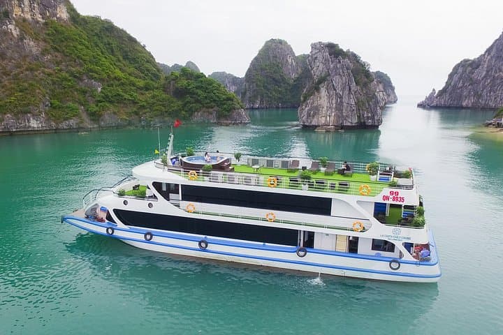 La Casta Day Cruise: One-Day Luxury Tour of Ha Long Bay from Hanoi